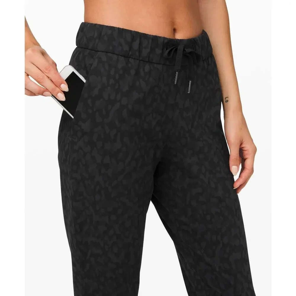 Lululemon On the Fly 7/8 Pants Formation Camo Gray Black W5CITS Gym Size 10